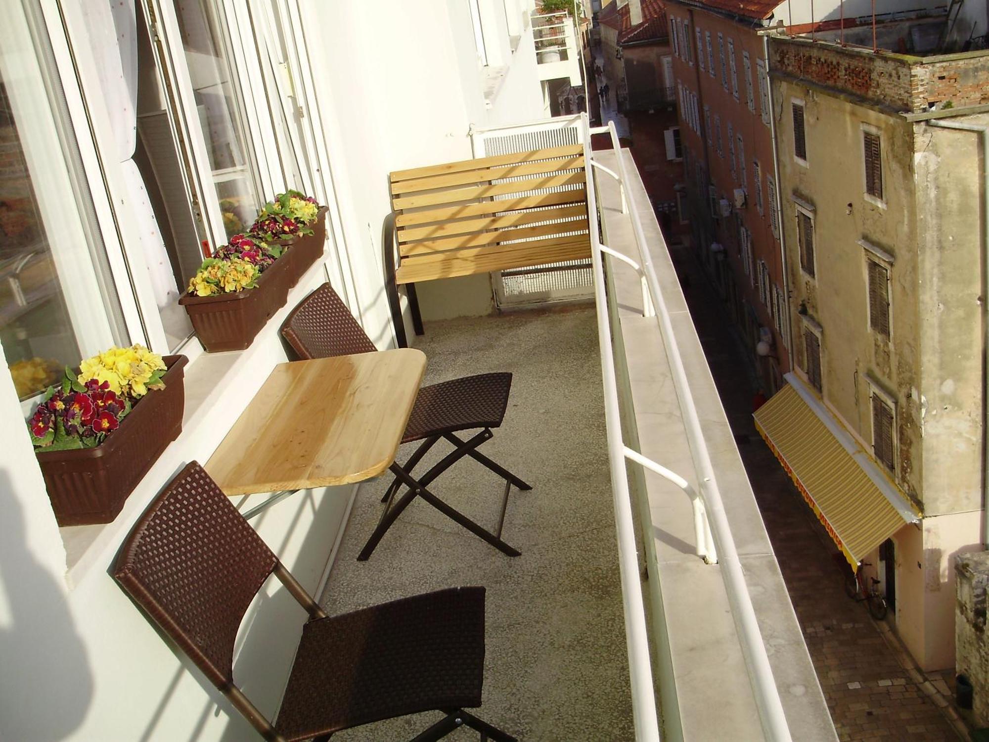 City Center Accommodation زادار المظهر الخارجي الصورة